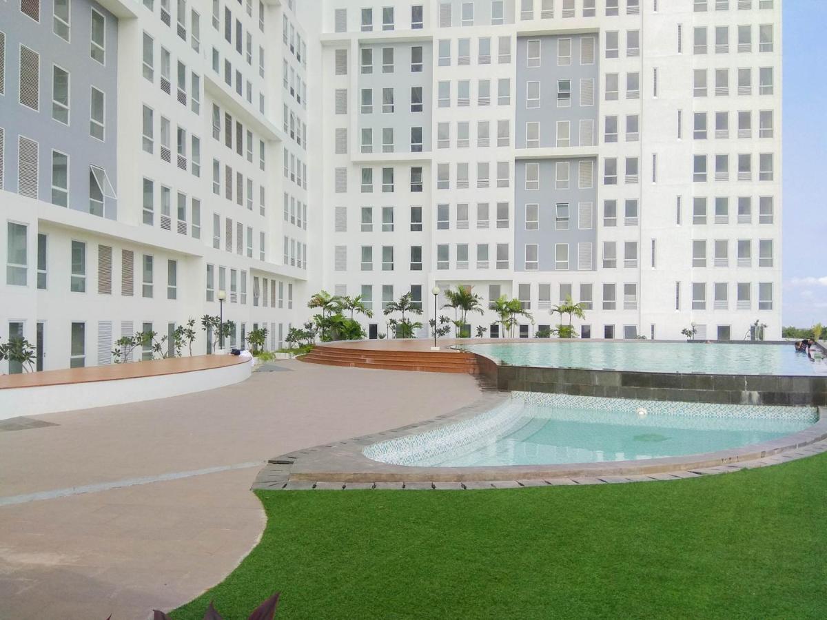 Town View 1br At Patraland Urbano By Travelio Apartemen Bekasi